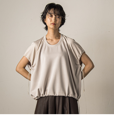 【WEB限定】異素材切替えドロストギャザープルオーバー≪洗濯機で洗える≫