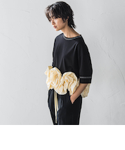 ボリュームフリルヘムドッキングクロップドTシャツ≪手洗い可能≫