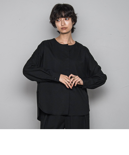 【一瞬で楽とキレイを叶える】裏起毛2WAYネックブラウス≪手洗い可能≫