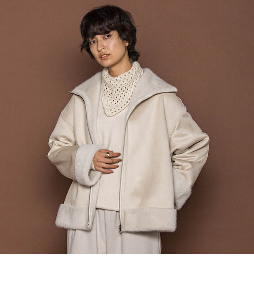 カジュアルだけど女っぽいフェイクムートンジャケット｜メイソングレイ