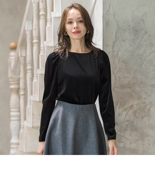 パフ袖ベロアカットソー