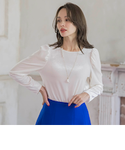 パフ袖ベロアカットソー