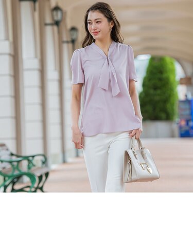 パールパーツ付きボウタイ半袖ブラウス≪洗濯機で洗える≫