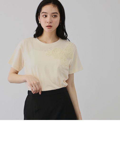 チュールフラワーモチーフプルオーバー