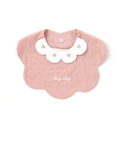 ハート刺しゅう襟付きスカラップスタイベビー