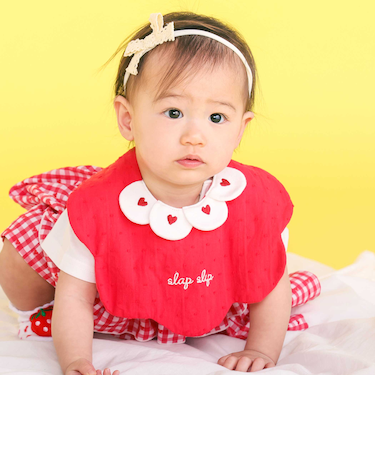 ハート刺しゅう襟付きスカラップスタイベビー