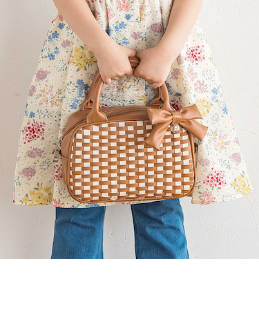 レザー調編み込みリボンチャーム付きミニボストン