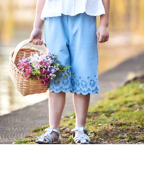 シャンブレー裾スカラップ刺しゅう6分丈ワイドパンツ(90~160cm)