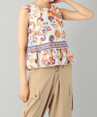 サラサフラワー刺繍トップ