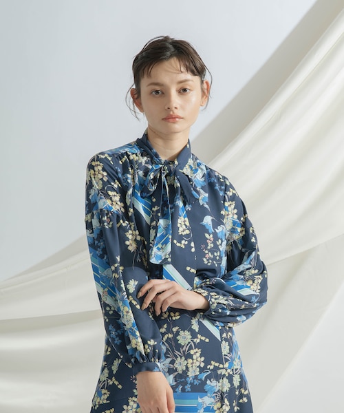 フラワーラインプリントトップ｜グレースコンチネンタルの通販｜&mall