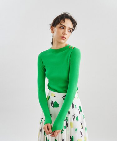 バックシャンニットトップ