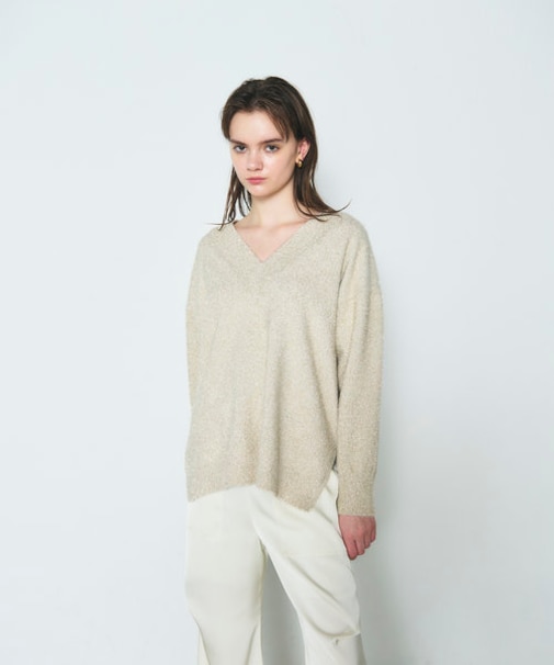 ラメVネックニットトップ