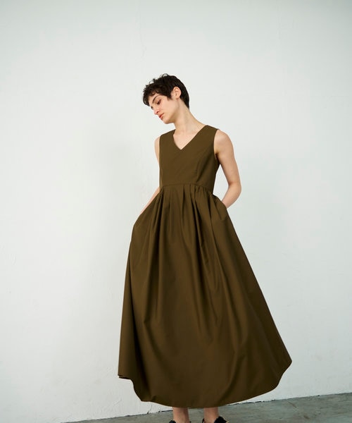 タックフレアロングワンピース｜グレースコンチネンタルの通販｜&mall  