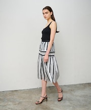 マルチシアーストライプスカート