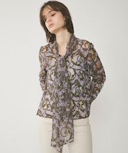 ボウタイ付レースブラウス