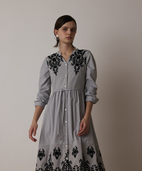 ストライプ刺繍ワンピース｜グレースコンチネンタルの通販｜&mall