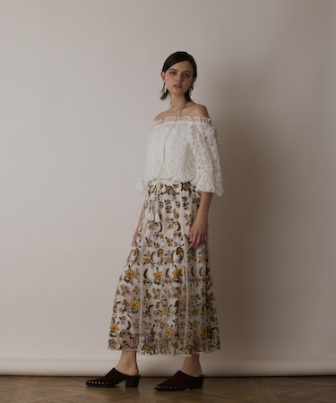 サラサ刺繍チュールスカート
