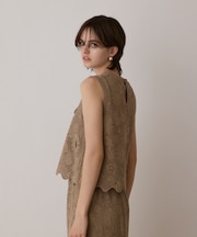 クロシュ刺繍トップ