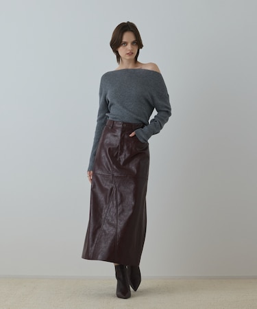 フェイクレザータイトスカート