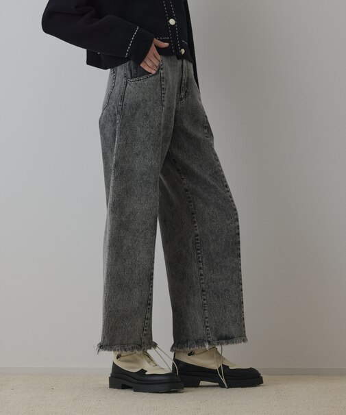 カーブデニムパンツ