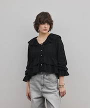 エンブロイダリーフリルブラウス