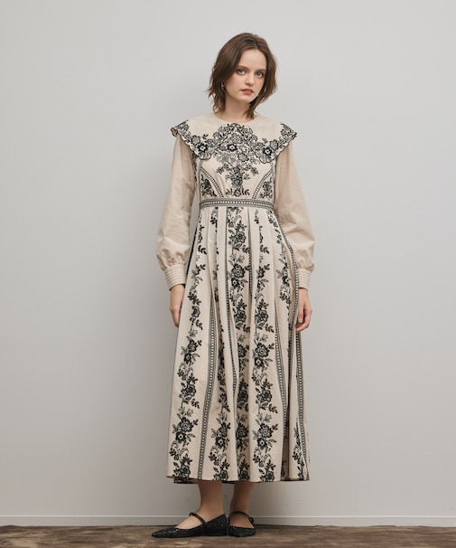 パターン刺繍ワンピース