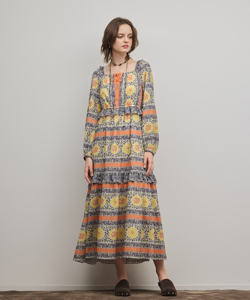 フラワープリントレースアップワンピース