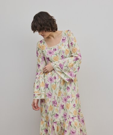 ボタニカルプリントティアードワンピース