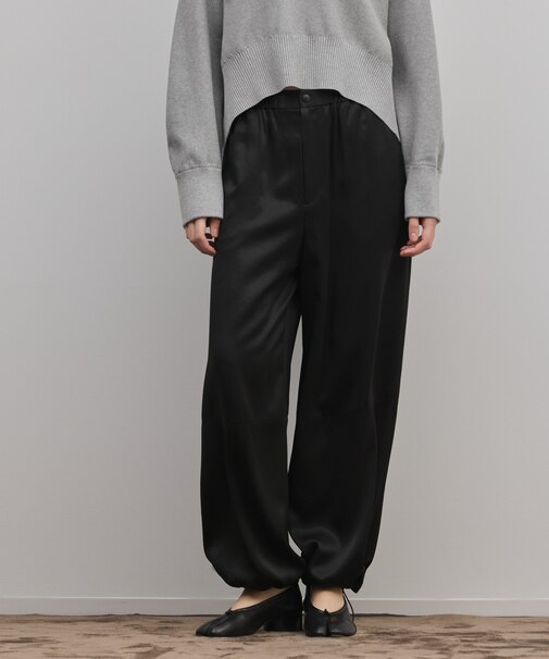 マットサテンバレルパンツ