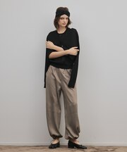 マットサテンバレルパンツ