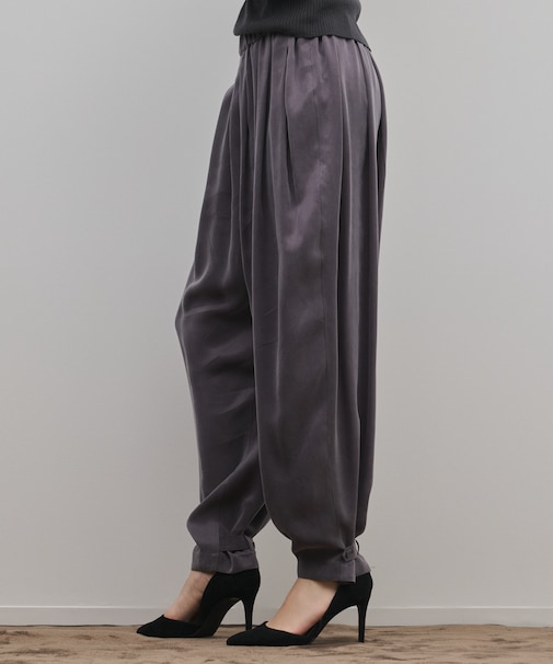 フィブリルバルーンパンツ