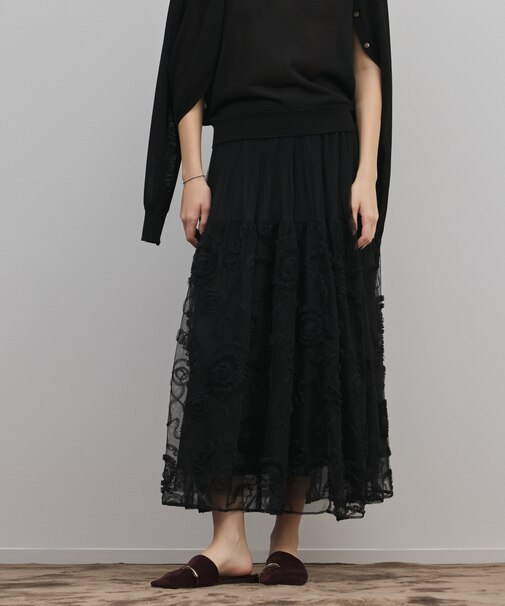 刺繍チュールスカート