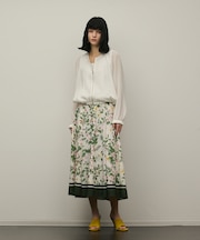 ノーカラーカラミブルゾン