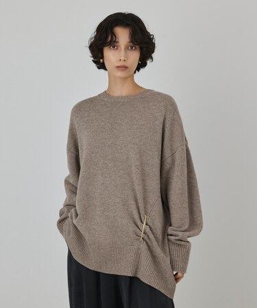 イレヘムブローチニットトップ