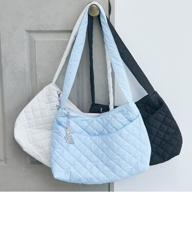 チャーム付きキルトショルダー