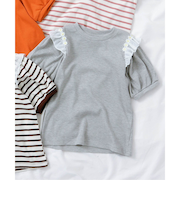 肩フリルフラワーモチーフTシャツ