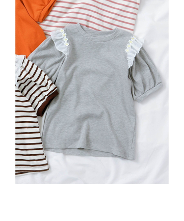 肩フリルフラワーモチーフTシャツ
