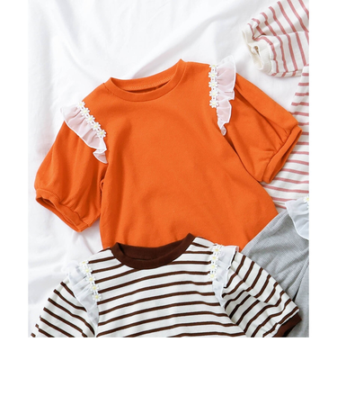 肩フリルフラワーモチーフTシャツ