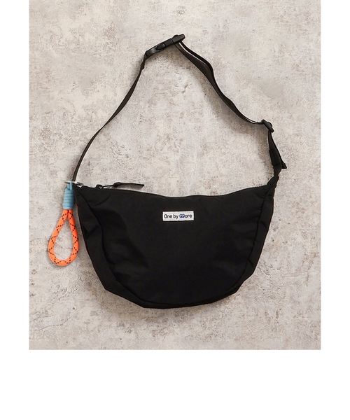 one by more ハーフムーンショルダーバック｜エフオーオンライン
