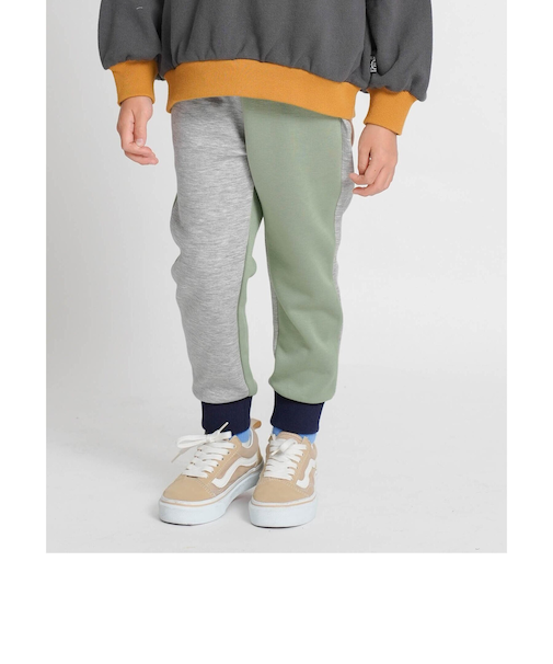 シュッと見えパンツ