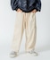 オフホワイト