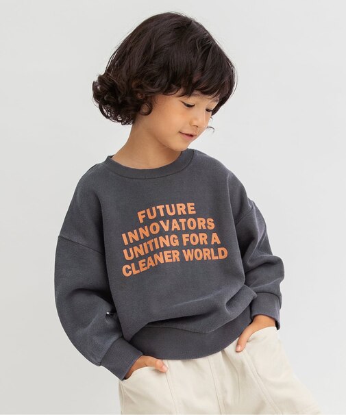 製品染めロゴトレーナー