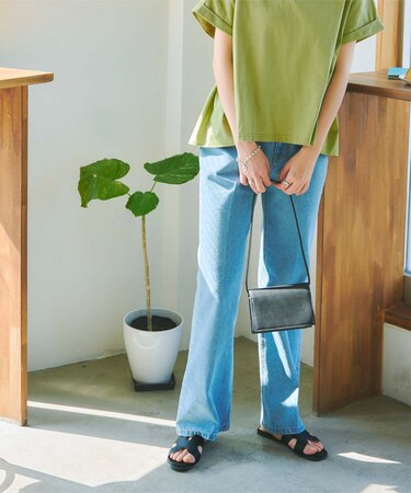 フラットスクエアサンダル