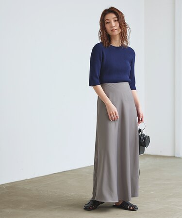 ストラップ付きサテンナロースカート