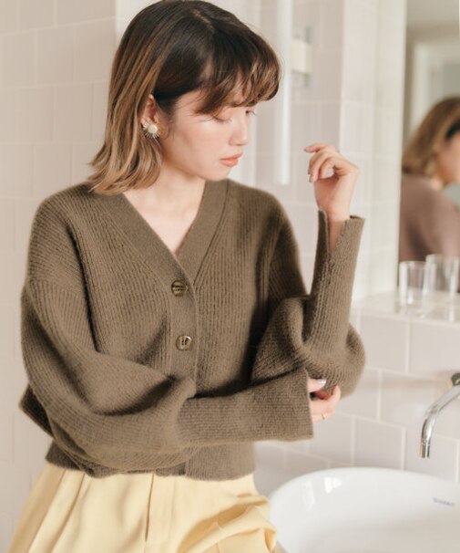 ボリュームスリーブVネックニットカーディガン