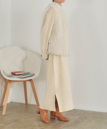 深Vネックニットワンピース