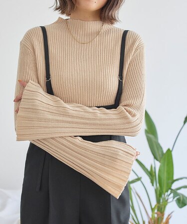 フレアスリーブハイネックリブニット