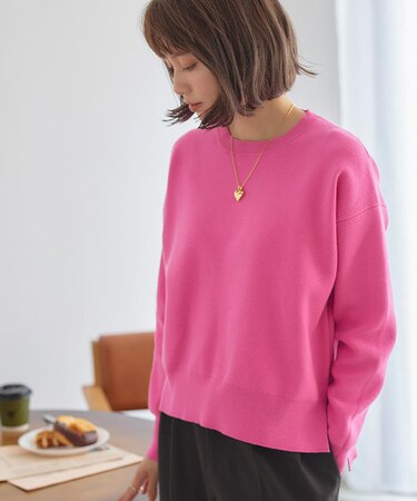 クルーネックサイドスリットニットプルオーバー
