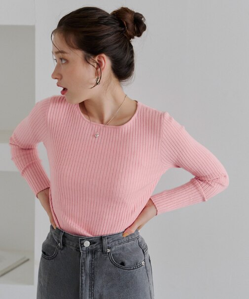 ボートネックリブ編みニット