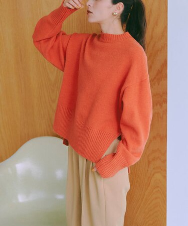 クルーネックベーシックニット